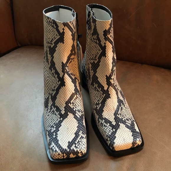 Soldout Zara Snakeskin leather square heel boots - Picture 3 of 8